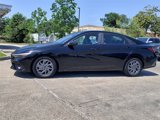 Used 2024 Hyundai Elantra SEL image 3