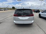 Used 2023 Chrysler Pacifica Touring-L image 6