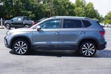 Used 2024 Volkswagen Taos SE image 3