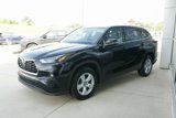 Used 2022 Toyota Highlander LE image 5