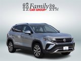 Used 2024 Volkswagen Taos SE image 2