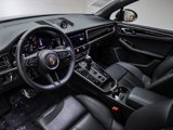 Certified 2025 Porsche Macan image 4
