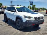Used 2020 Jeep Cherokee Trailhawk image 2