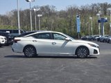 Used 2023 Nissan Altima 2.5 SV image 3
