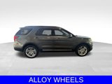 Used 2017 Ford Explorer XLT w/ Equipment Group 202A image 3