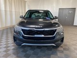 Used 2023 Kia Seltos EX image 2