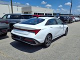 Used 2024 Hyundai Elantra SEL w/ Convenience Package image 3