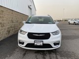 Used 2022 Chrysler Pacifica Touring-L image 3