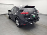 Used 2017 Nissan Rogue SV image 5