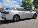 Used 2024 Nissan Altima 2.5 SV image 3
