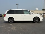 Used 2017 Dodge Grand Caravan SXT image 2
