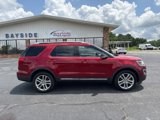 Used 2017 Ford Explorer XLT w/ Equipment Group 202A image 4