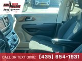 Used 2023 Chrysler Voyager LX image 5
