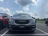 Used 2022 Chrysler Pacifica Touring-L image 5