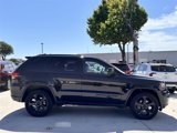 Used 2019 Jeep Grand Cherokee Laredo image 3