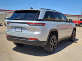 Used 2024 Jeep Grand Cherokee Altitude image 3