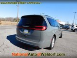 Used 2022 Chrysler Pacifica Touring-L image 4