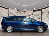 Used 2018 Chrysler Pacifica Limited image 6