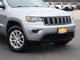 Certified 2021 Jeep Grand Cherokee Laredo image 2