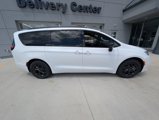 New 2025 Chrysler Pacifica Select image 4