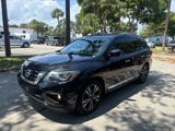 Used 2017 Nissan Pathfinder Platinum image 2
