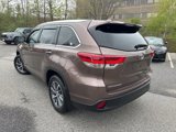 Used 2019 Toyota Highlander XLE image 4