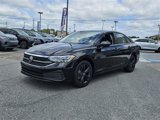 Used 2024 Volkswagen Jetta SE image 3