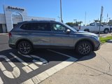 Used 2022 Volkswagen Tiguan SE image 3