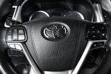 Used 2017 Toyota Highlander LE image 2