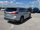 Used 2017 Toyota Highlander LE image 5
