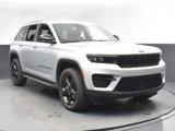 Used 2022 Jeep Grand Cherokee Altitude image 2