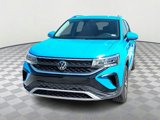 Certified 2024 Volkswagen Taos SE image 2