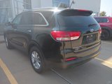 Used 2017 Kia Sorento LX image 4