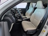 Certified 2022 Volvo XC40 T5 Momentum w/ Premium Package image 5