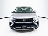 Used 2024 Volkswagen Taos SE image 2