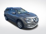 Used 2017 Nissan Rogue SV image 3