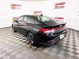 Used 2021 Hyundai Elantra Limited image 2