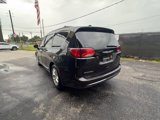 Used 2017 Chrysler Pacifica Touring-L w/ Tire & Wheel Group image 5