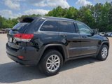 Used 2021 Jeep Grand Cherokee Laredo image 4