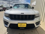 Used 2022 Jeep Grand Cherokee Altitude image 4