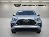 Used 2021 Toyota Highlander XLE image 2