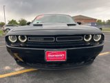 Used 2018 Dodge Challenger SXT image 2