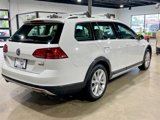 Used 2017 Volkswagen Golf Alltrack S image 5