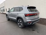 New 2025 Volkswagen Taos SE image 3