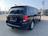 Used 2019 Dodge Grand Caravan SXT image 2