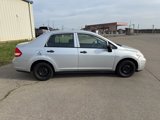 Used 2011 Nissan Versa Sedan image 2