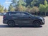Used 2023 Mitsubishi Outlander SE Black Edition image 3