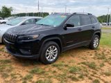 Used 2019 Jeep Cherokee Latitude w/ Cold Weather Group image 3