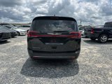 Used 2022 Chrysler Pacifica Touring-L image 4