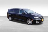 Certified 2023 Chrysler Pacifica Touring-L image 3